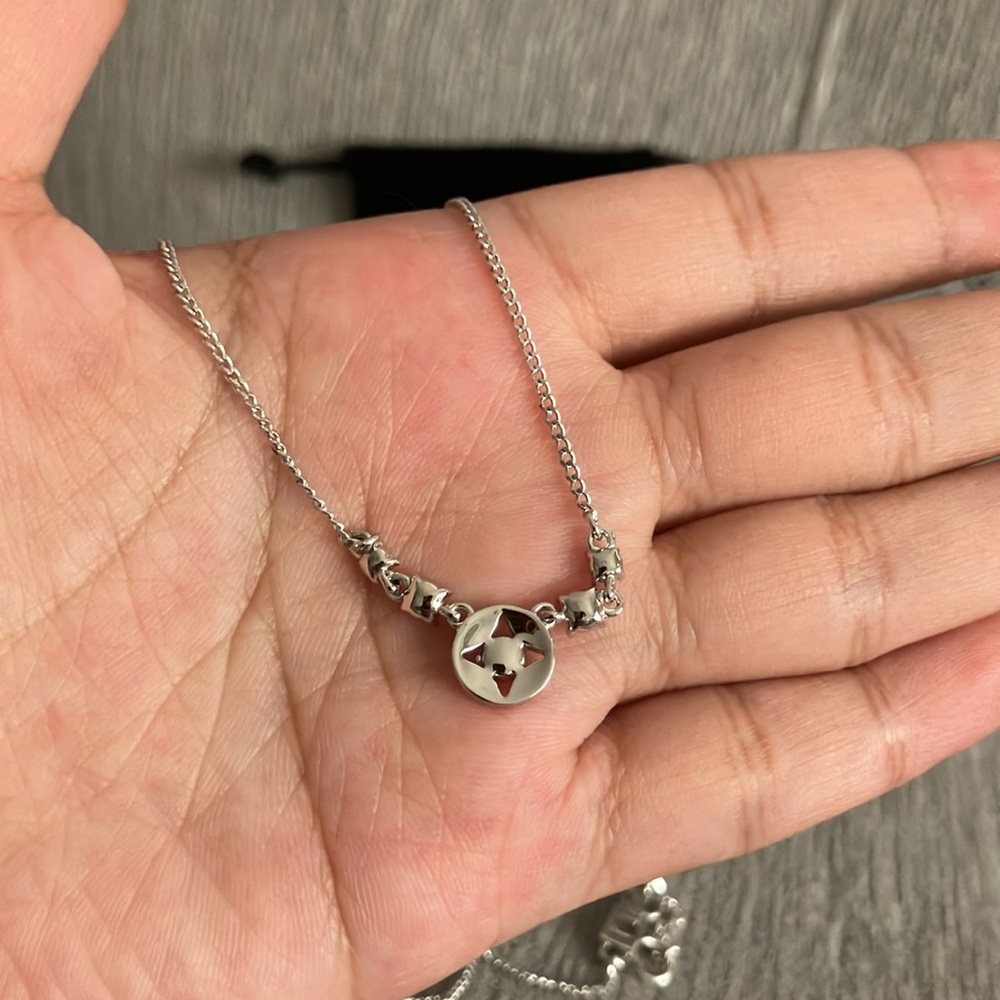 Givenchy necklace - Picture 8 of 14